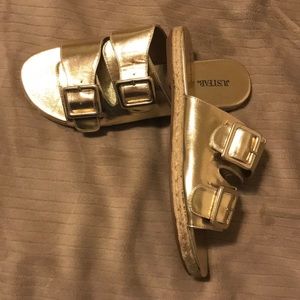 Gold JustFab sandals NWOT